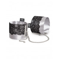 Fifty Shades of Grey | Наручники з атласної тканини Fifty Shades Of Grey Play Nice з мереживом. Ціна 715 грн
