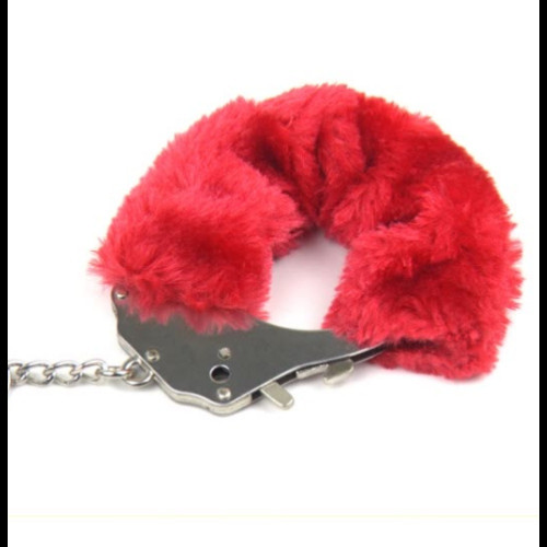 Roomfun | Наручники металлические на тонкой цепочке Roоmfun с красным мехом. Ціна 799 грн. Фото: 1