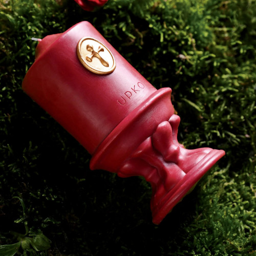 UPKO | Низкотемпературная восковая свеча UPKO DREAMING of GARDEN, красная. Ціна 1765 грн. Фото: 1